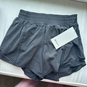 Lululemon NWT hotty hot HR short 4” size 6 black